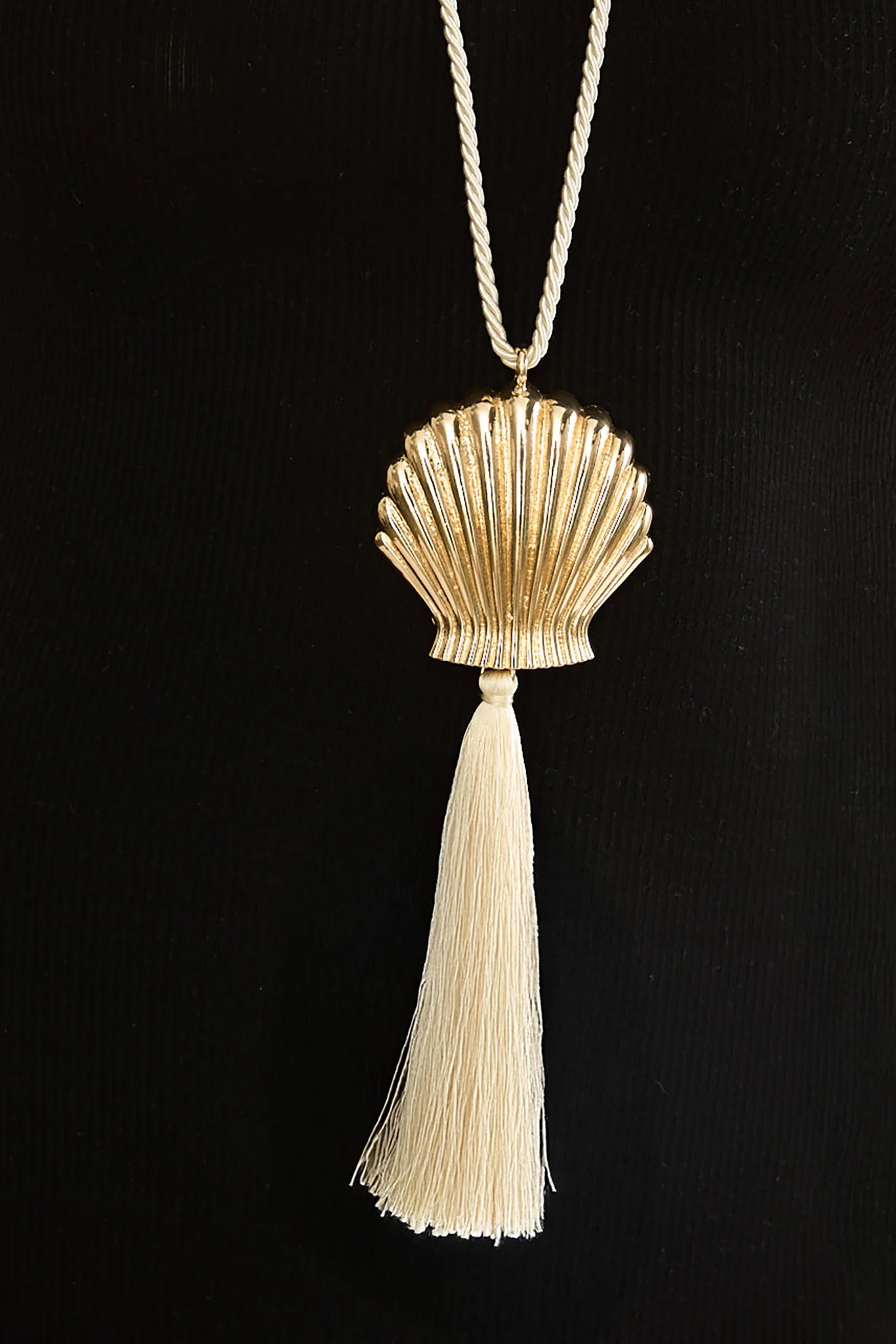 Fioren Shell Tassel Necklace Gold/Ivory