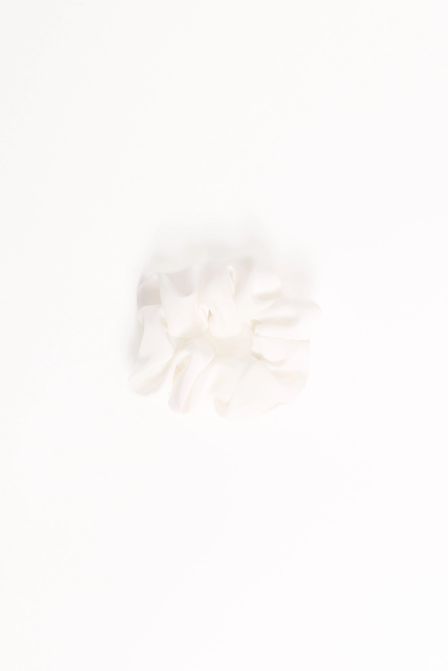 Theodora Scrunchie - White