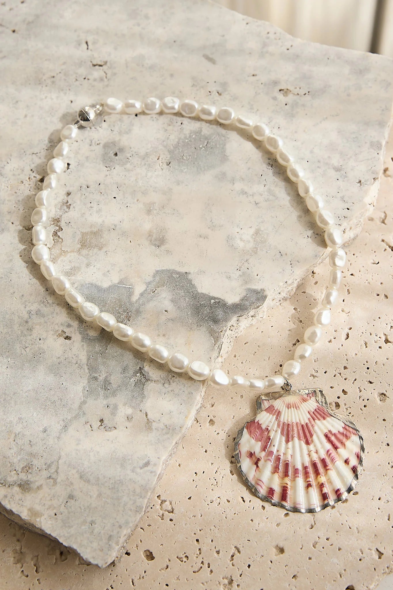 Merita Shell Pendant Pearl Necklace Pink Shell