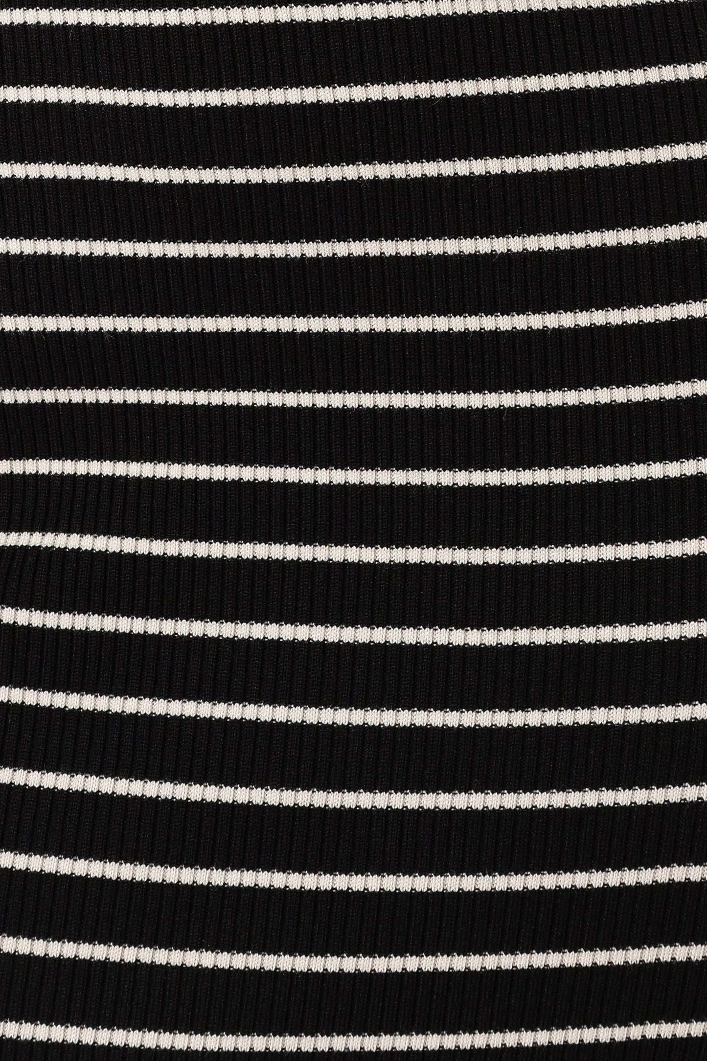 Baxtor Off the Shoulder Midi Dress - White/Black