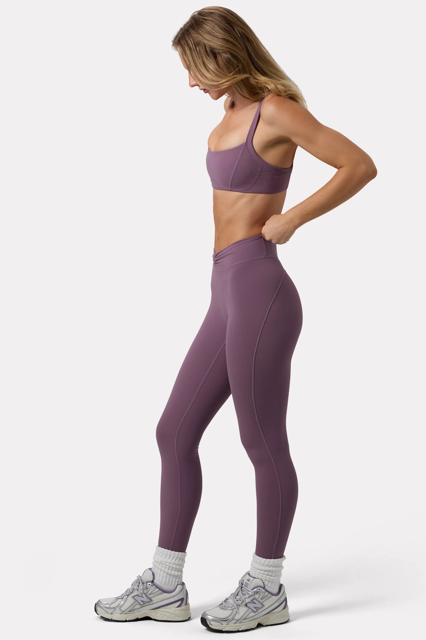 Soft Active Seam-Detail Sports Bra in Dusk