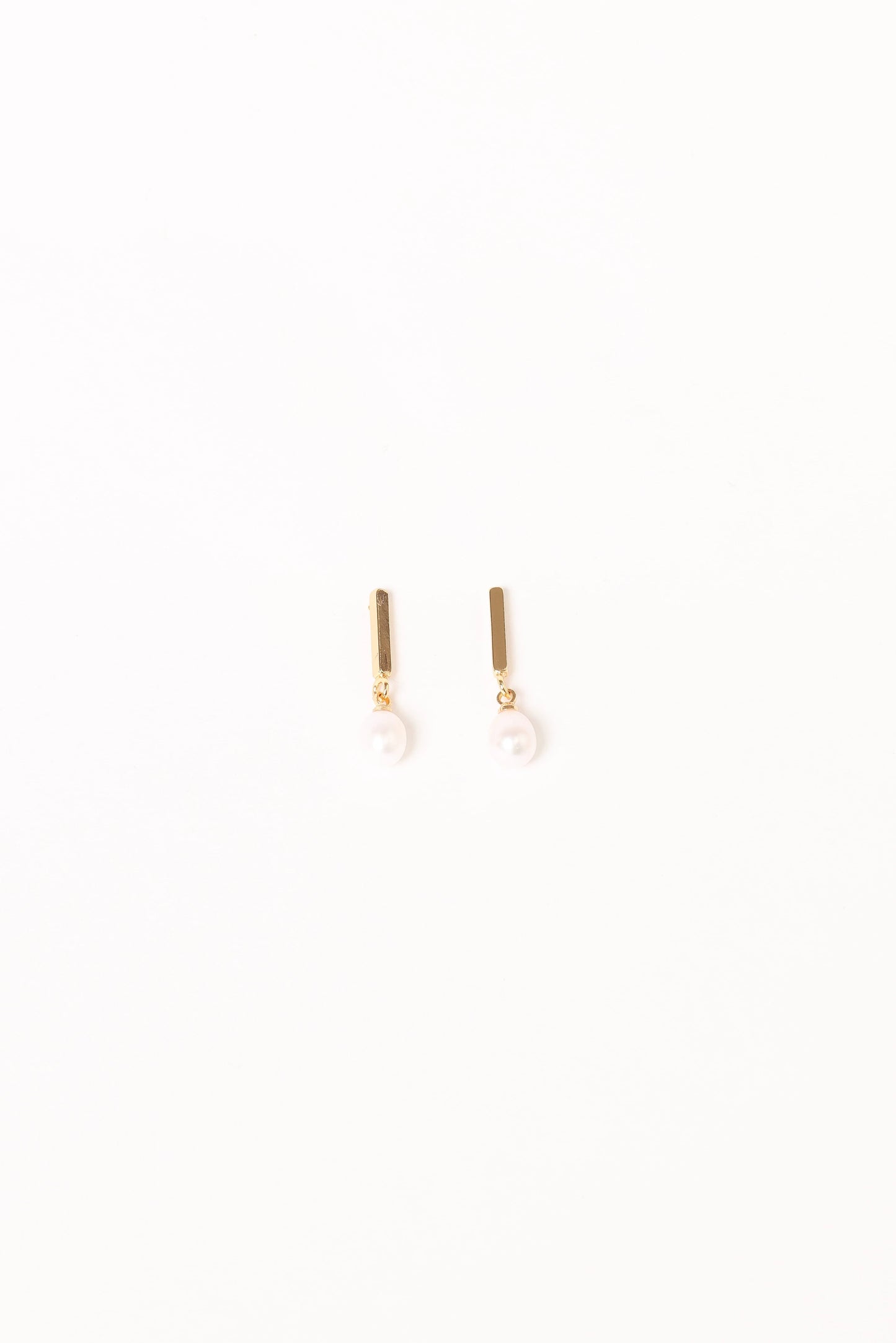 Calista Earrings - Gold/Pearl