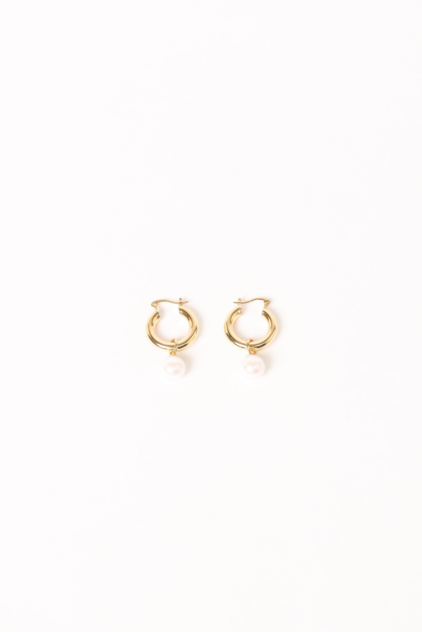 Geneva Earrings - Gold/Pearl