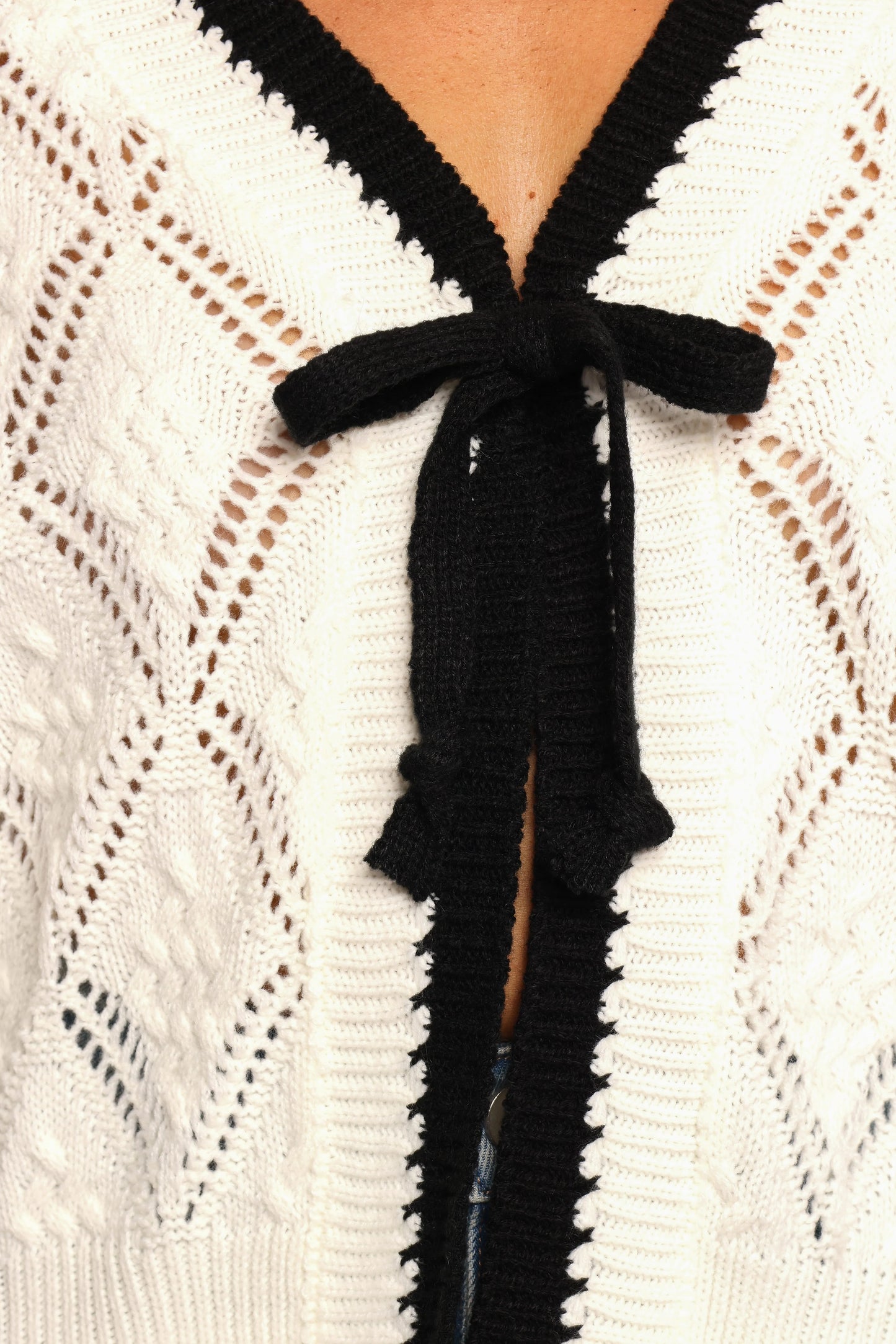 Lainy Bow Tie Font Cardigan - Cream