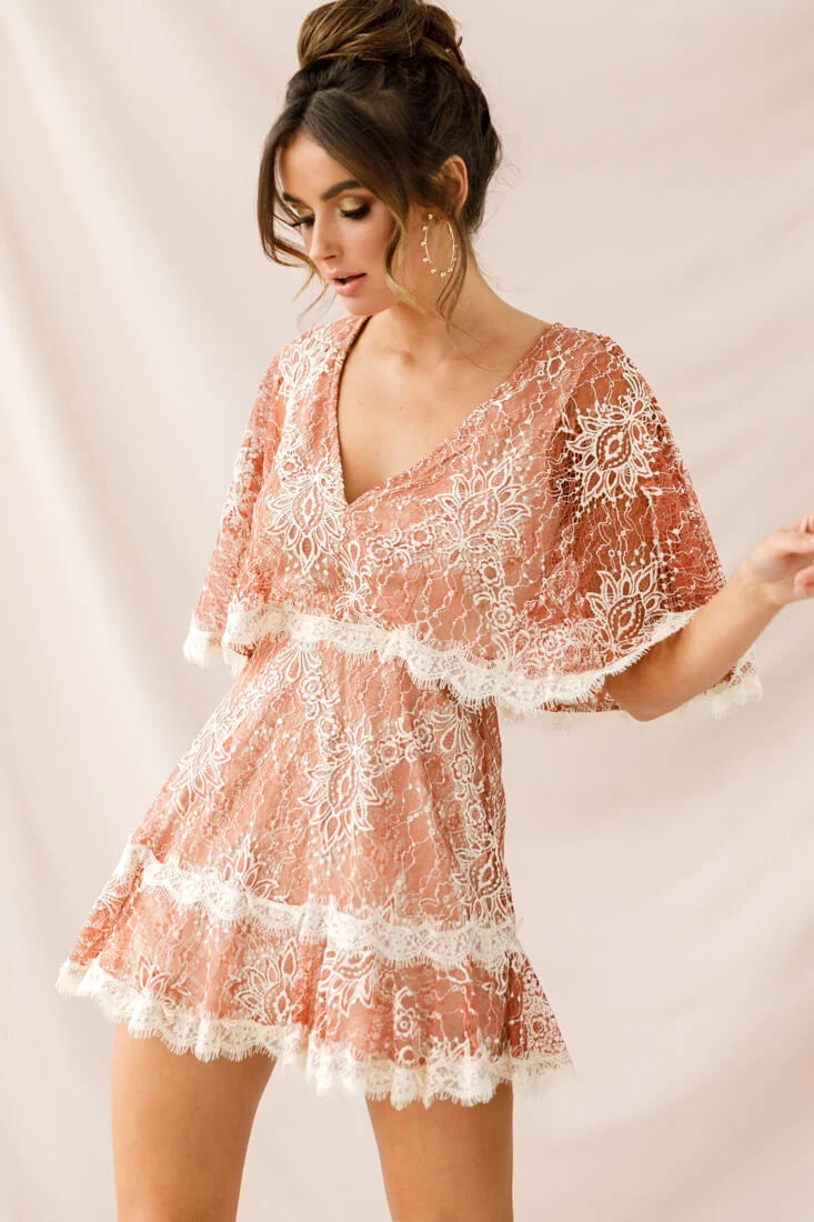 Caspar Batwing Lace Dress Rose/Beige