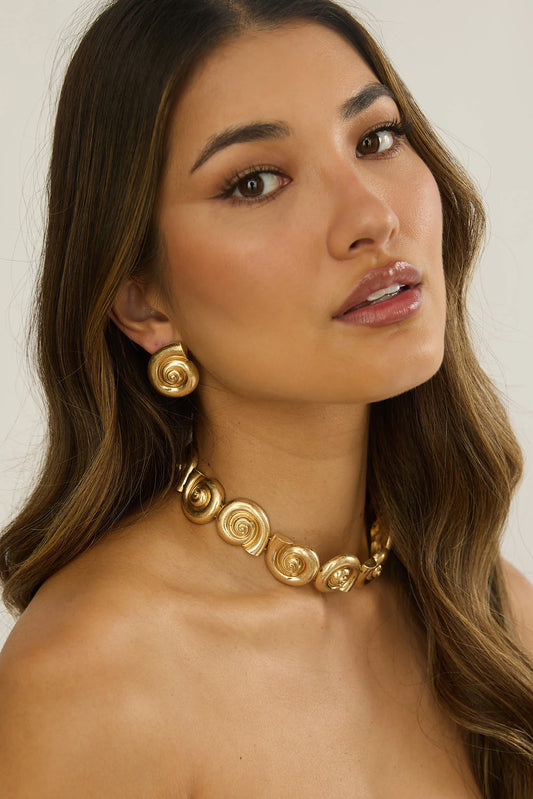 Serenova Spiral Shell Collar Necklace Gold