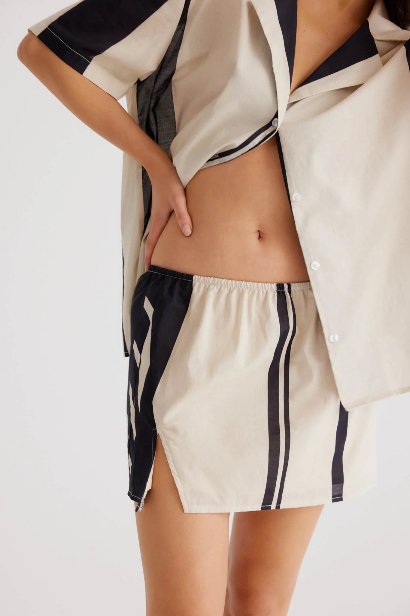 SNDYS Alba Mini Skirt Black Print