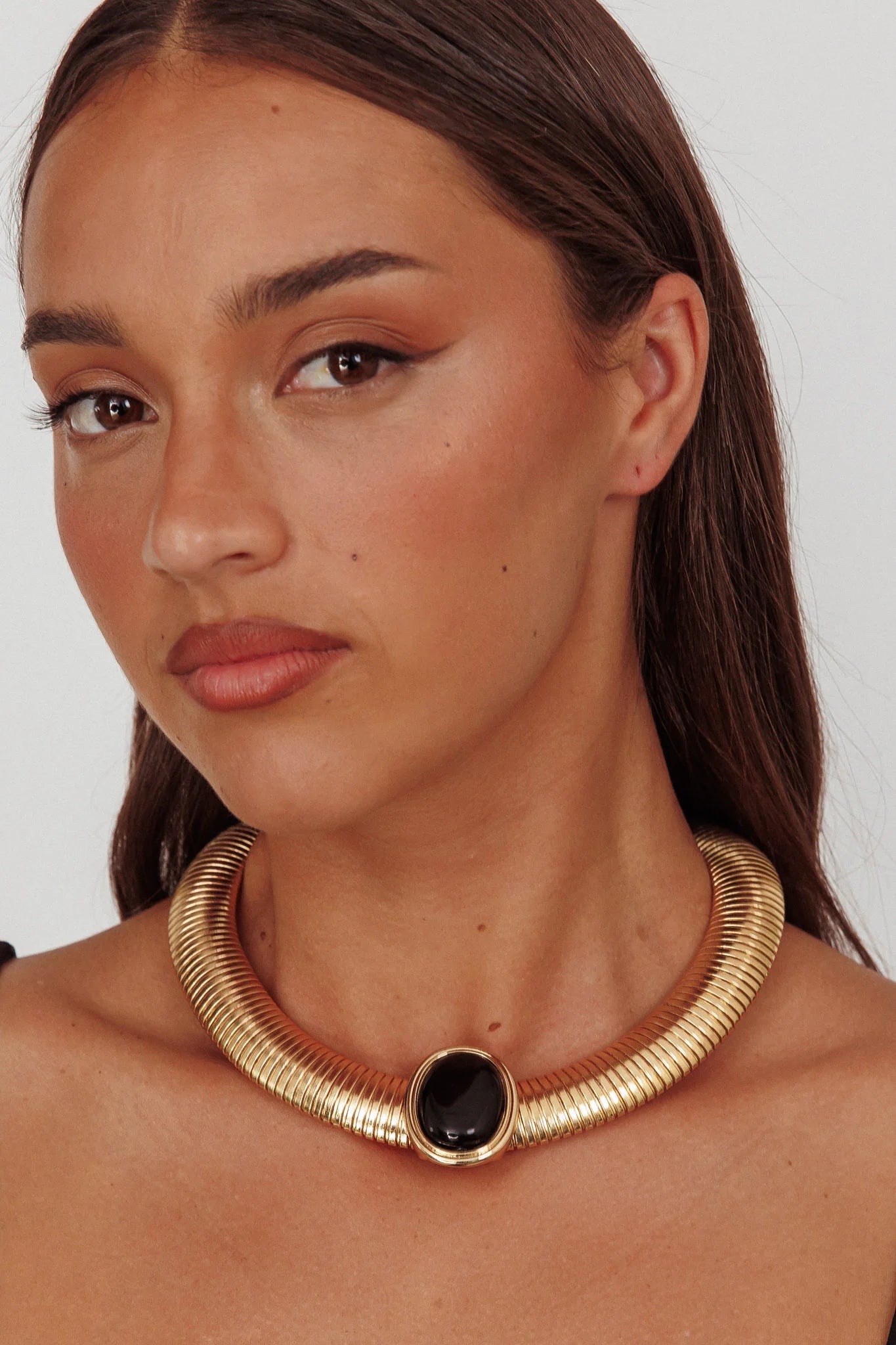 Cleopatra Oval Pendant Necklace Gold Black