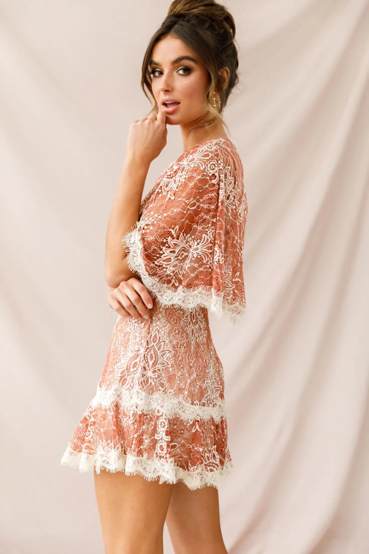 Caspar Batwing Lace Dress Rose/Beige