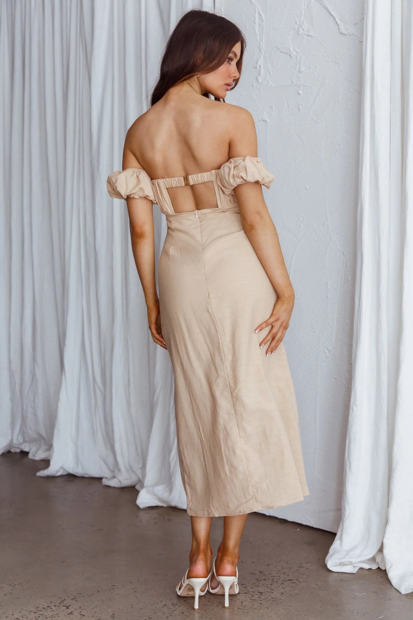 Nico Off-Shoulder Split Midi Dress Sand