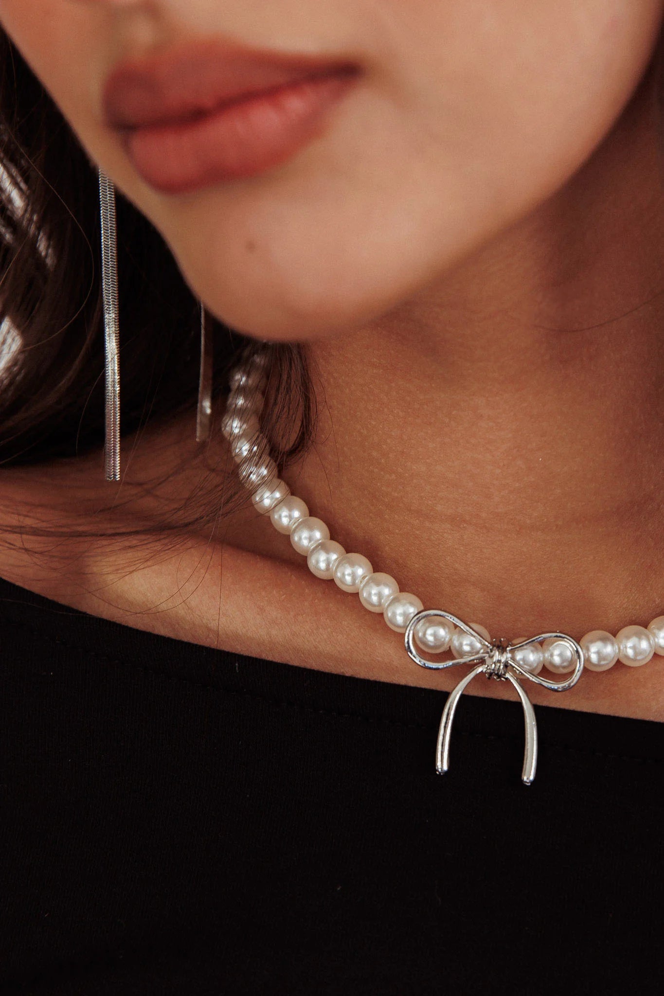 Daydream Bow Accent Pearl Necklace Silver