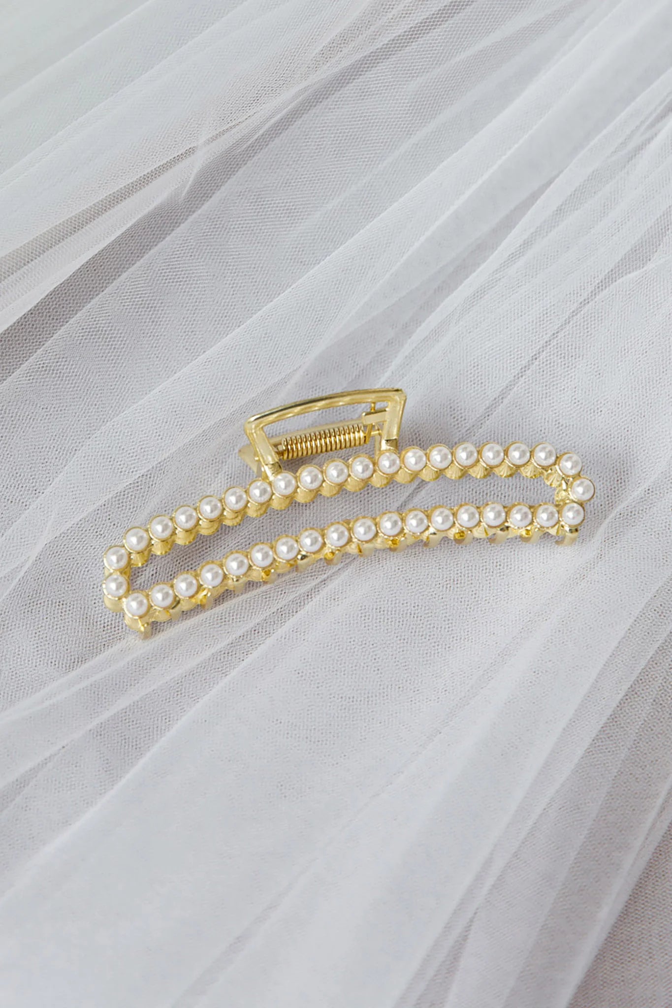 Ellie Pearl Square Claw Gold