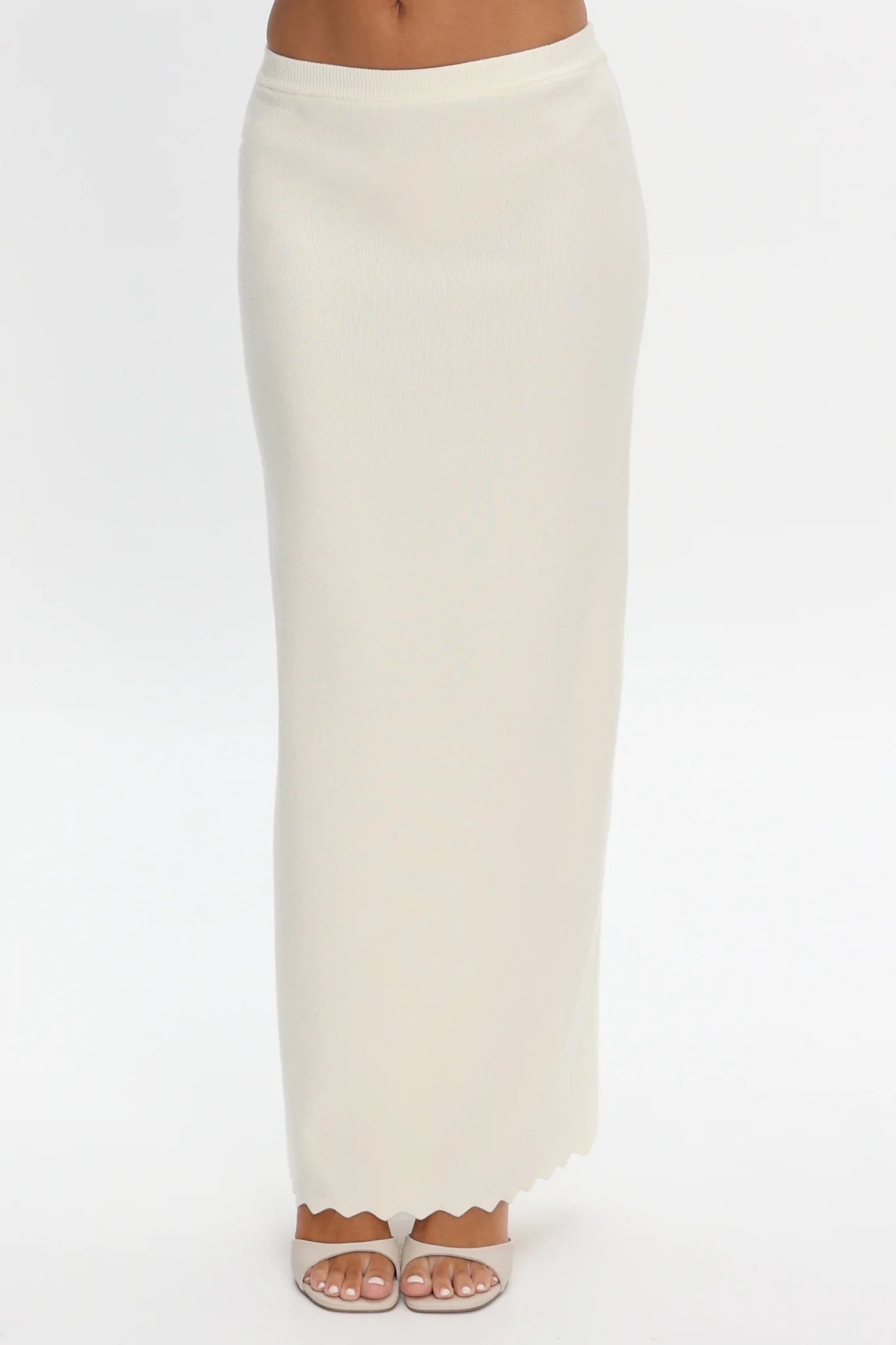 Don't Mind Scallop Edge Knit Skirt Cream