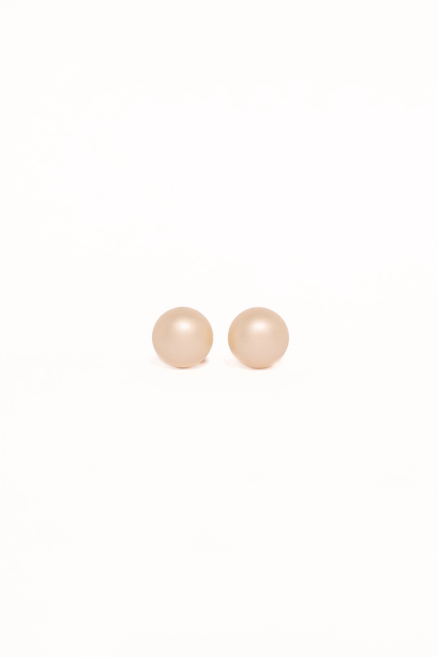 Adalee Stud Earrings - Pearl